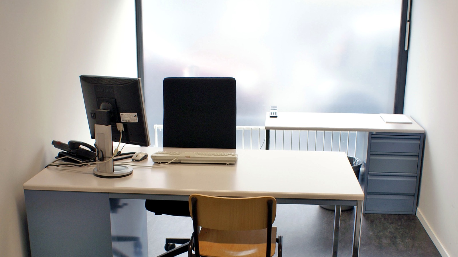 Mikor kötelező védő, és mikor érdemes azonnal ügyvédet hívni?